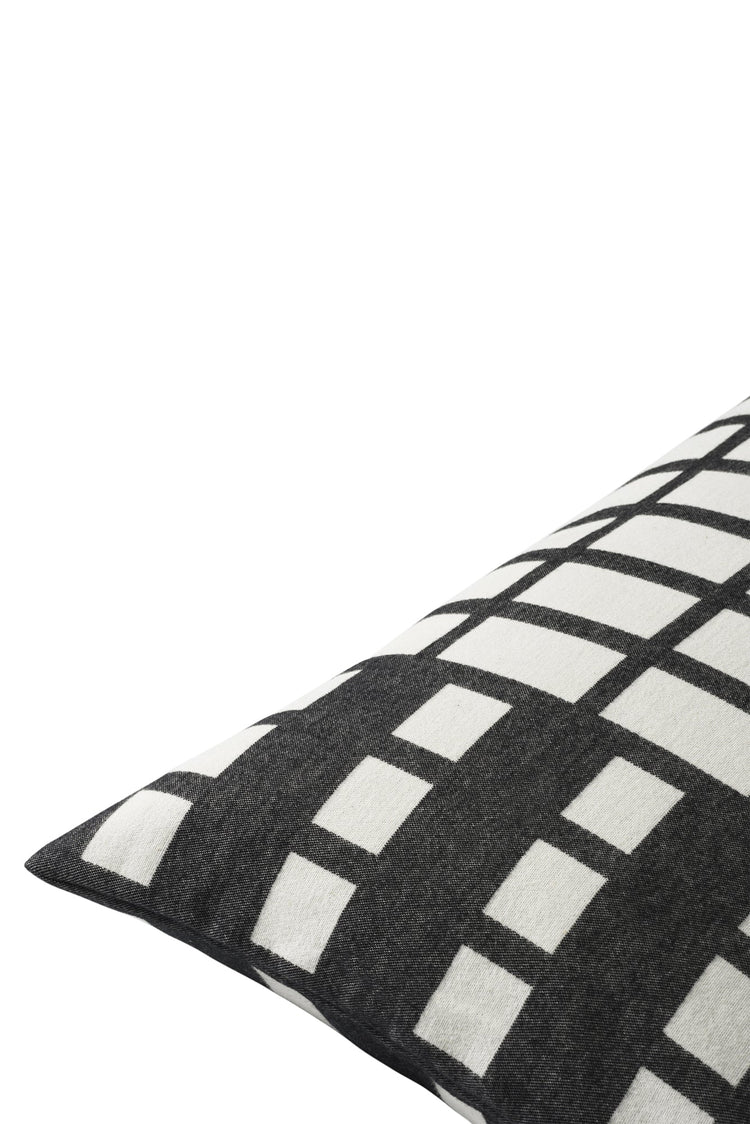 Kristina Dam Contemporary Block Cushion White/Black 60x40 - RUMEMaytime