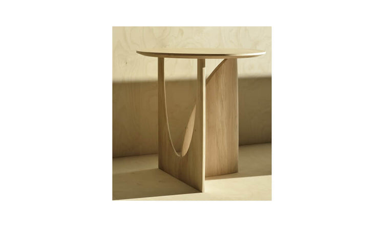 Oak Geometric Side Table - Natural - RUMECuchi